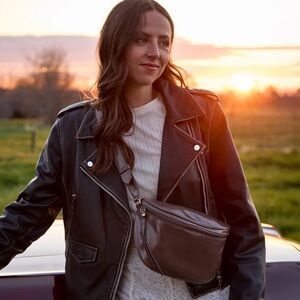 Hobo Juno belt bag in Hearthstone